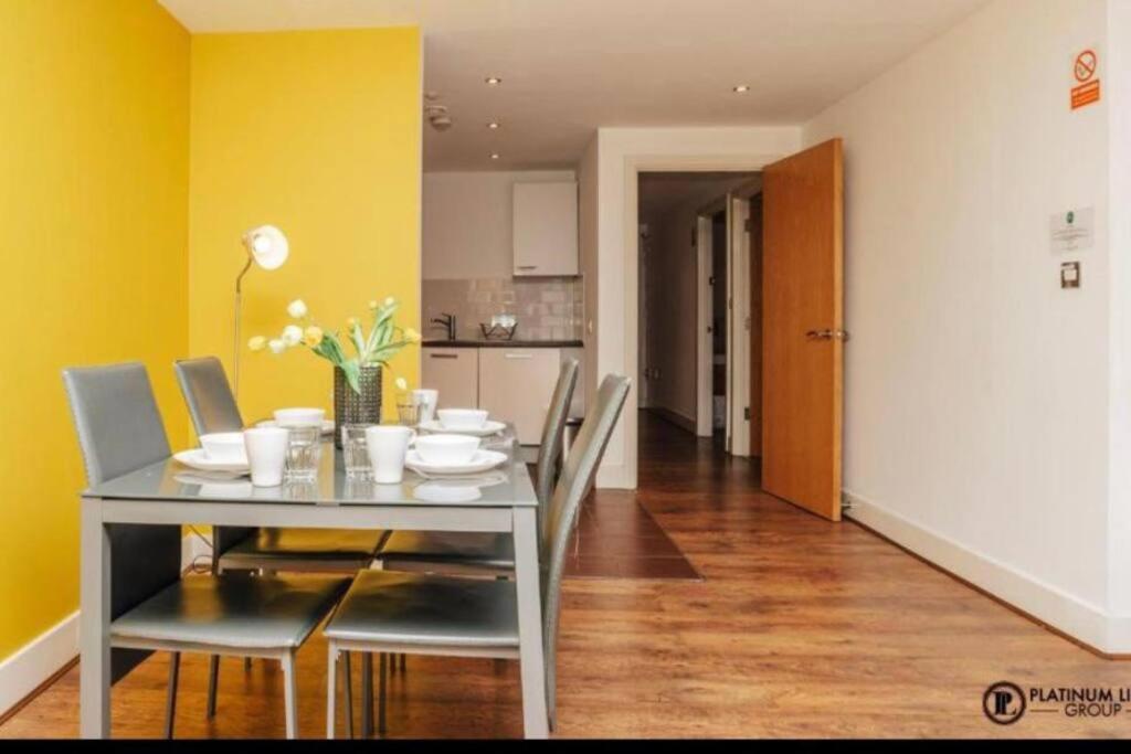Sl Luxury 2 Bed Broad St Home เบอร์มิงแฮม ภายนอก รูปภาพ
