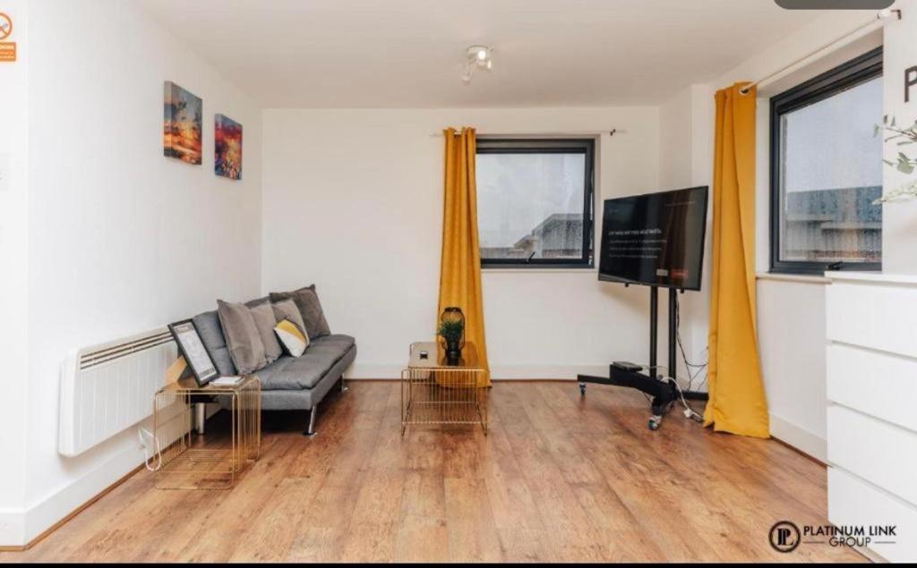 Sl Luxury 2 Bed Broad St Home เบอร์มิงแฮม ภายนอก รูปภาพ